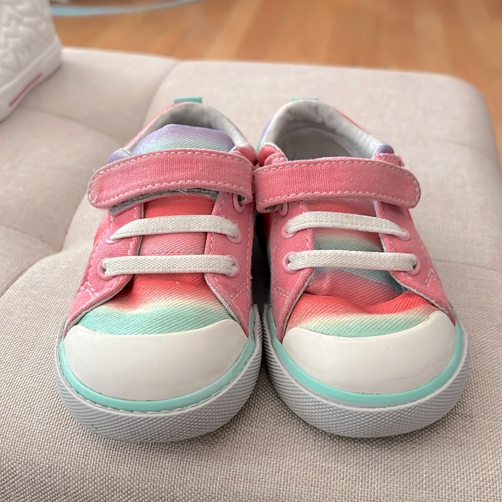 See Kai Run Color: Rainbow